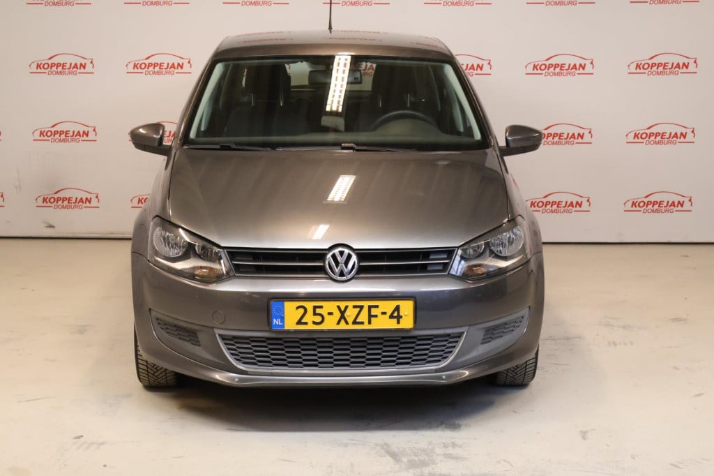 Volkswagen Polo 1.4-16v highline, pdc achter, trekhaak, el ramen, nw distri