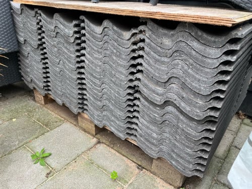 DAKPANNEN. NIEUW
