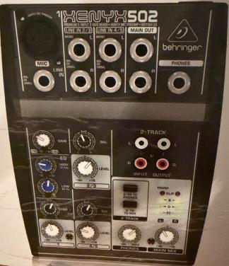 Mixer behringer 502 voor thuis gebruik.