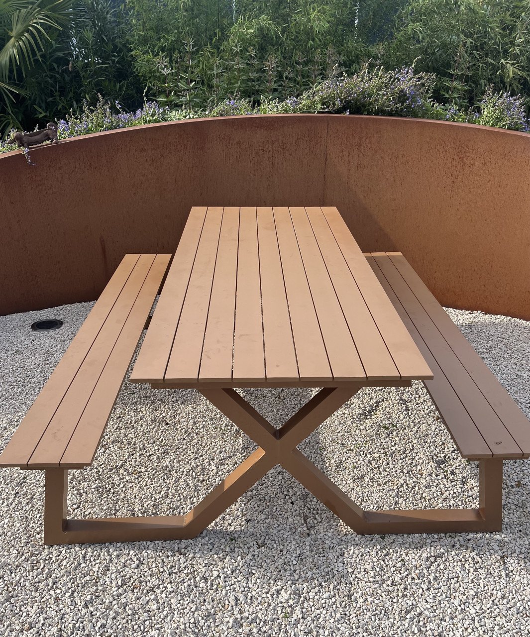 Mundo picknicktafel in pumpkin aluminium - L 200 x B 174 x H 75 cm