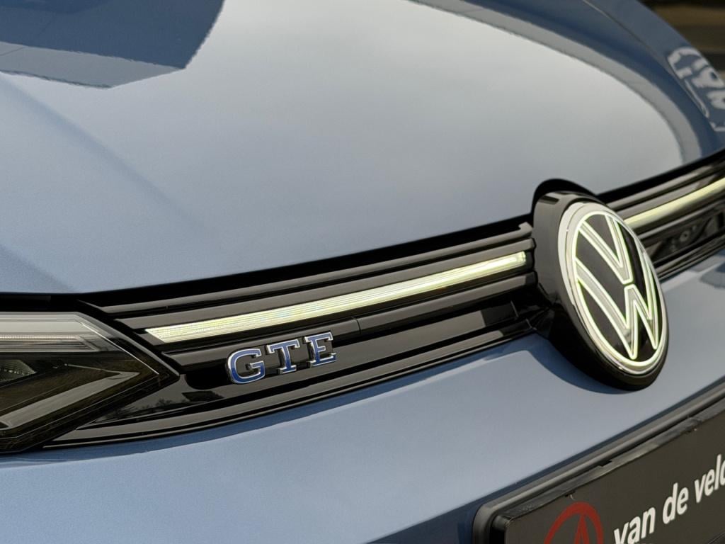 Volkswagen Golf 1.5 ehybrid gte | black style | iq light | camera | head-up