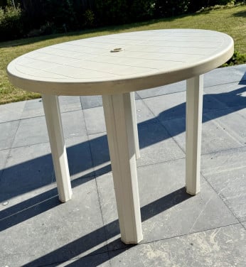 Ronde kunststof tuintafel