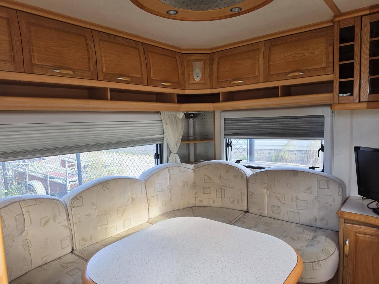 MEGA GROTE HOBBY PRESTIGE 650 DUBBELASSER!  €3750