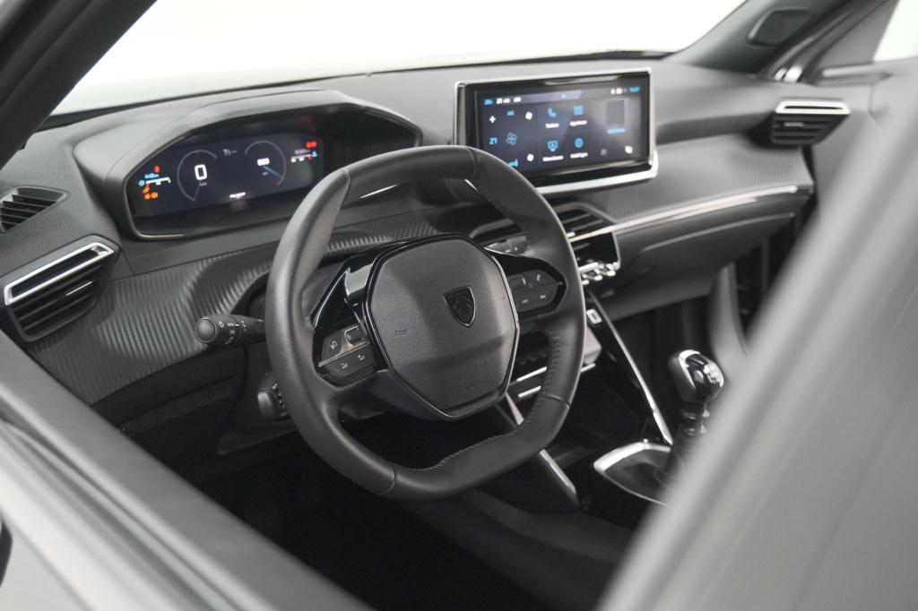 Peugeot 2008 puretech 100 allure | apple carplay | parkeersensoren | climat