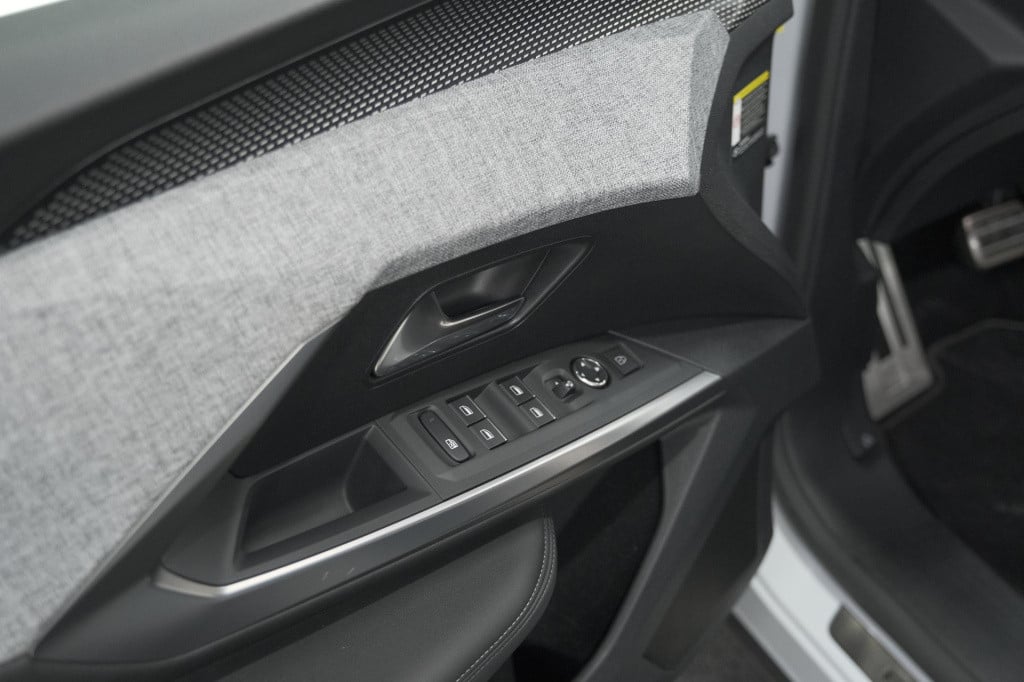 Peugeot 3008 hybrid 136 e-dsc6 gt | panoramadak | focal hifi pack| 360 came