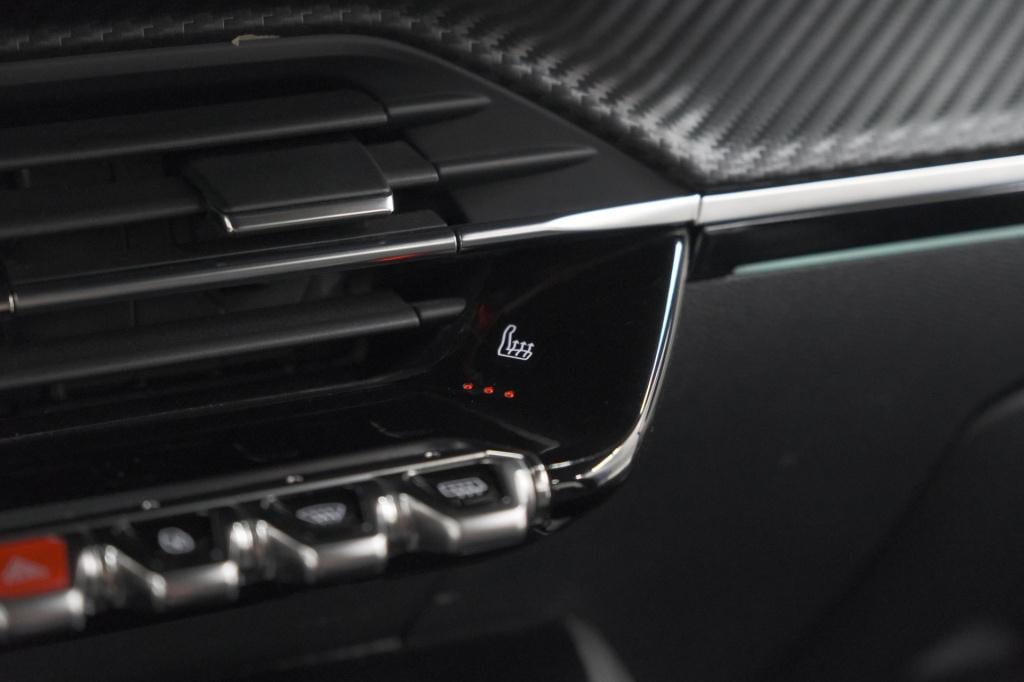 Peugeot 2008 puretech 130 eat8 gt-line | camera | dodehoekdetectie | adapti