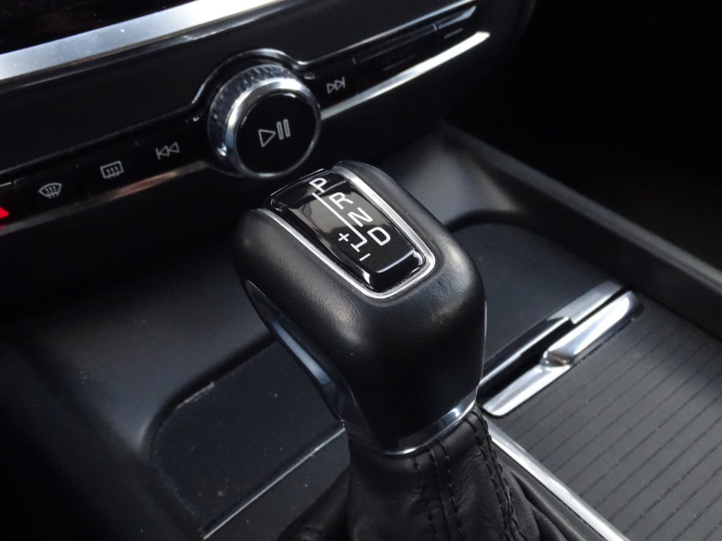 Volvo V60 2.0 t4 automaat business pack connect | apple carplay/android aut