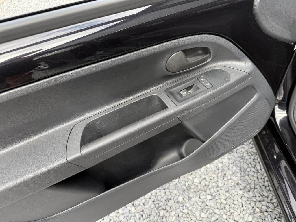 Volkswagen UP! 1.0 move up! airco 3-drs