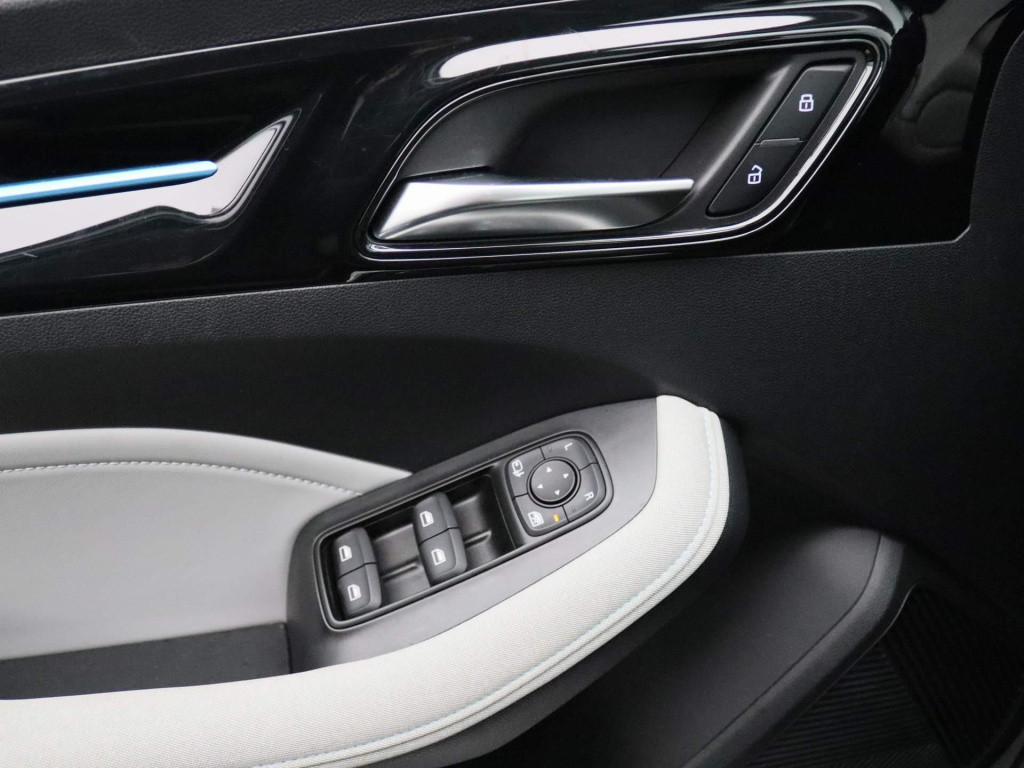 MG 5 standard range luxury 50 kwh | leder | navi | 360 camera | apple carpl