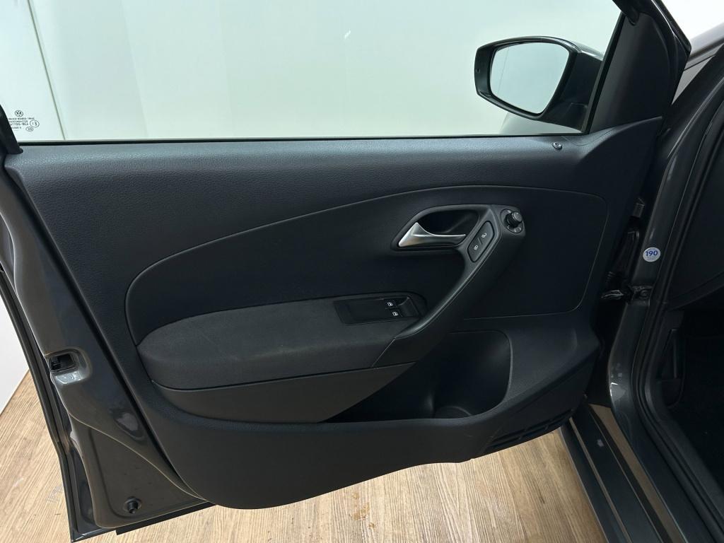 Volkswagen Polo occasion 1.4-16v trendline | grijs | tweedehands volkswagen