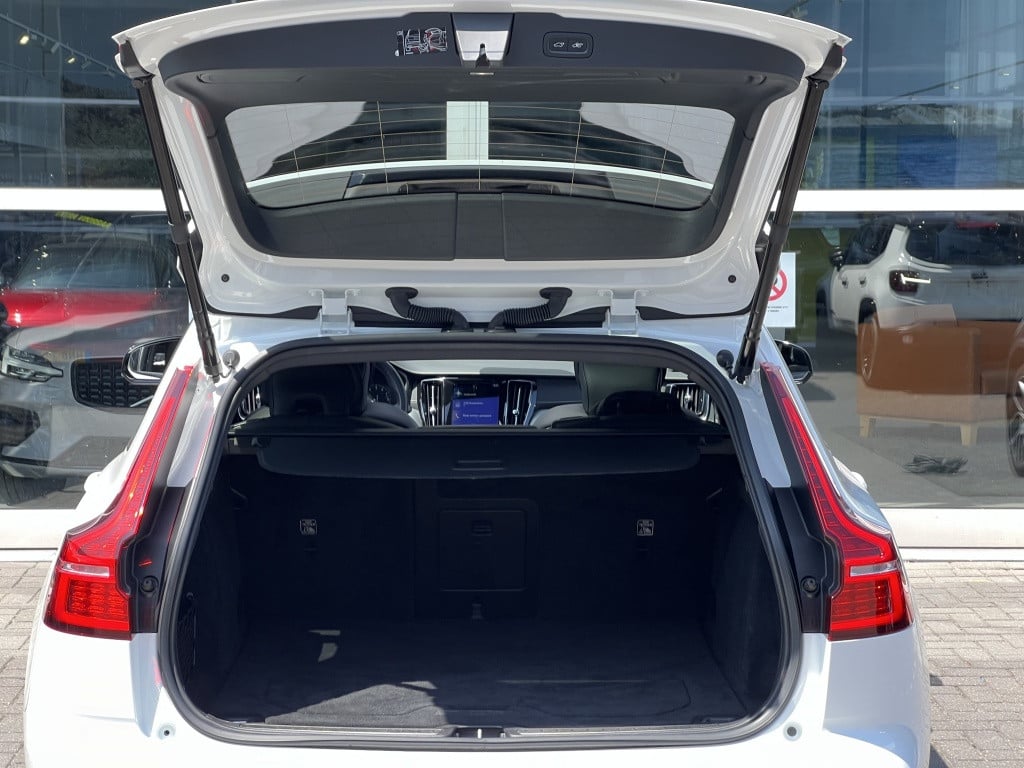 Volvo V60 t6 398pk recharge r-design| panodak| adap.cruise| trekhaak| awd|