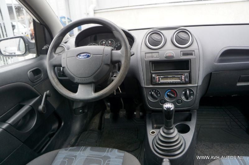 Ford Fiesta 1.4 tdci ambiente 50kw