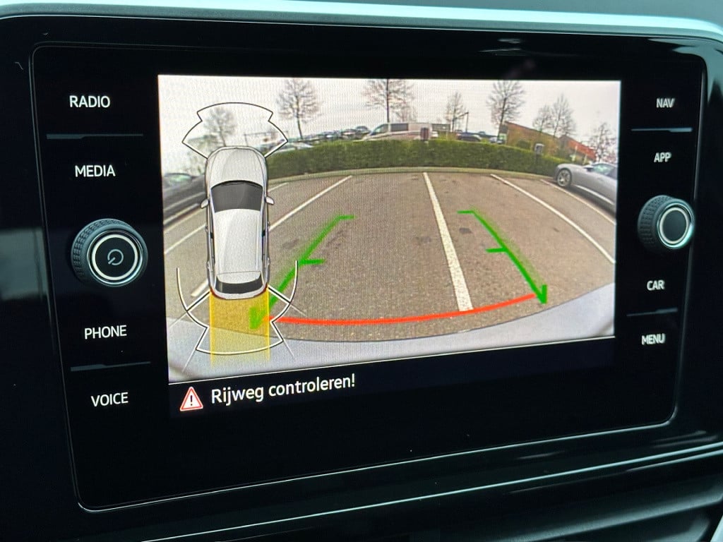 Volkswagen T-roc 1.5 tsi 150pk dsg r-line | elek. achterklep | camera | key