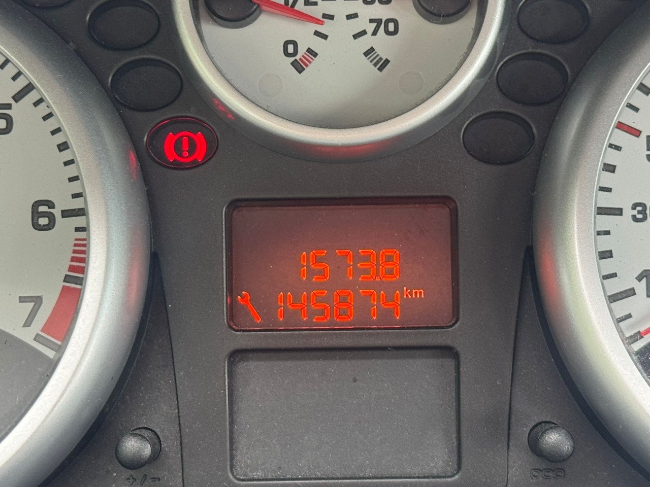 Peugeot 207 bj 2009  1850 euro