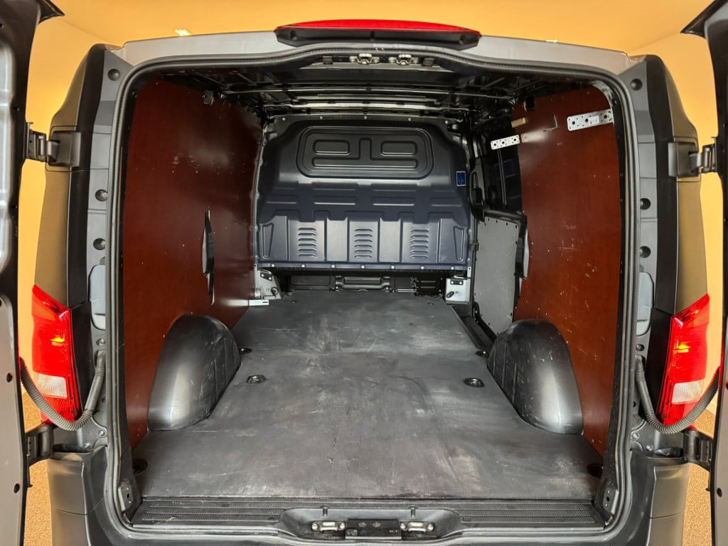 Mercedes-Benz Evito evito lang 41 kwh