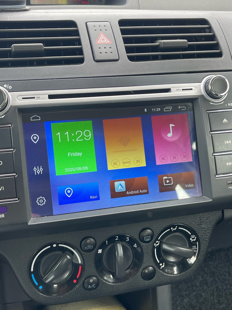 Suzuki swift 1.3 exclusive