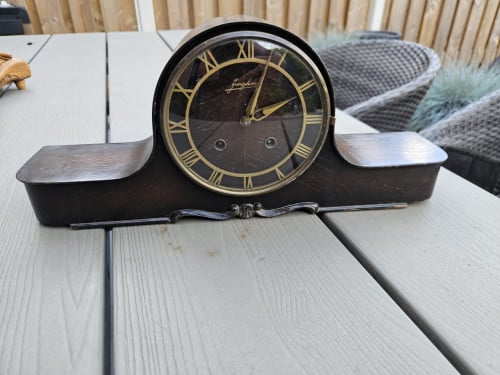Antieke kleine Junghans pendule, het is een klein model...