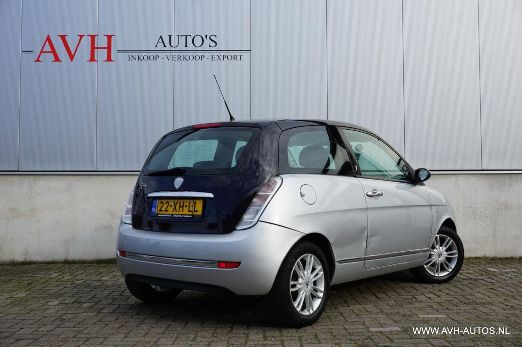 Lancia Y(psilon) 1.4-16v oro