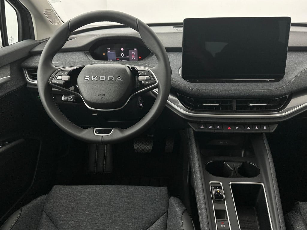 Skoda Elroq business edition tour elektromotor 210 kw / 286 pk
