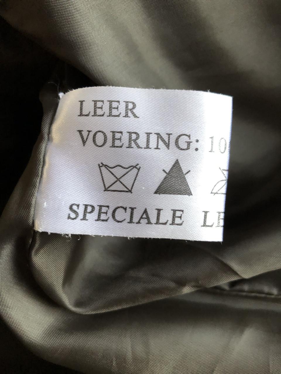 Te koop goede jassen.(z.g.a.n.).