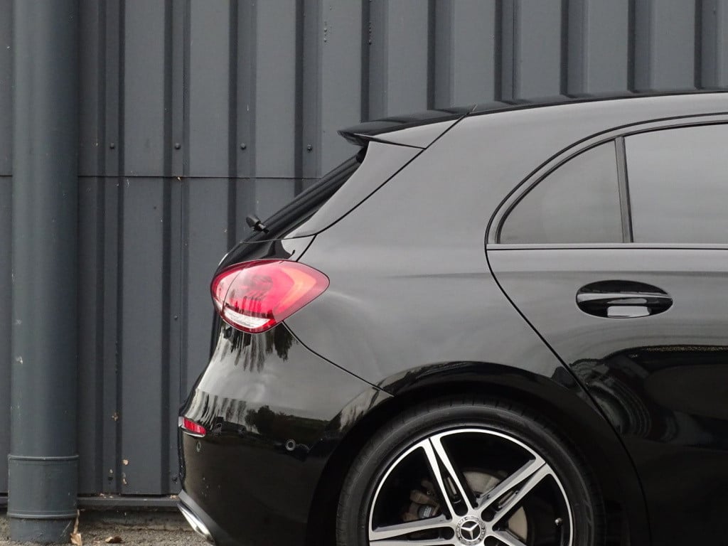 Mercedes-Benz A-Klasse 200 advantage | pano | 18" | led