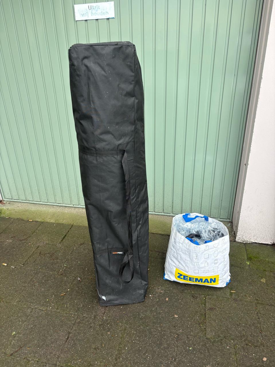 Easy up tent 3 x 4,5 meter