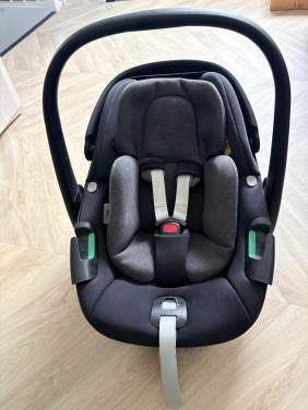 Maxicosi Pebble en 2x Familyfix 360