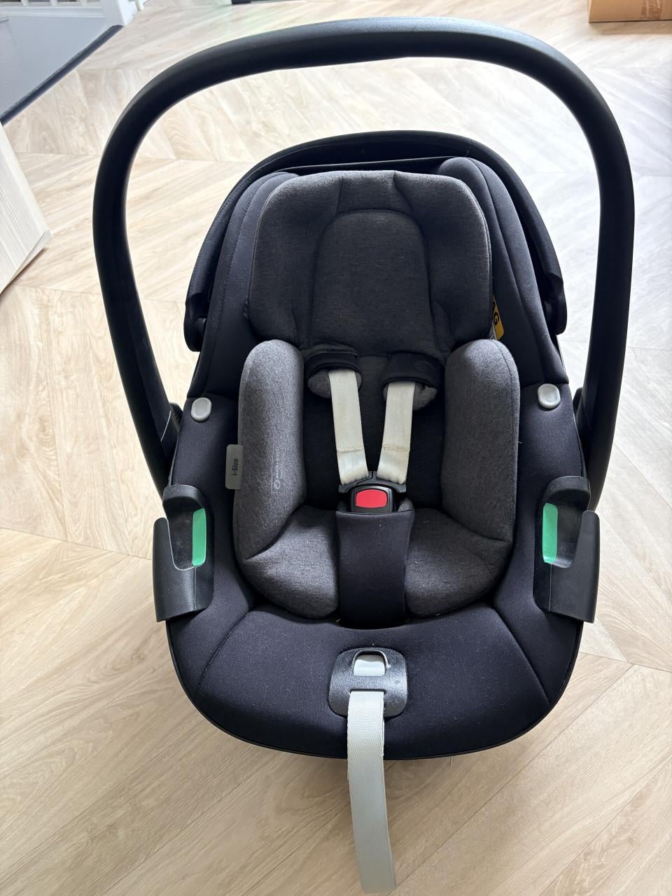 Maxicosi Pebble en 2x Familyfix 360