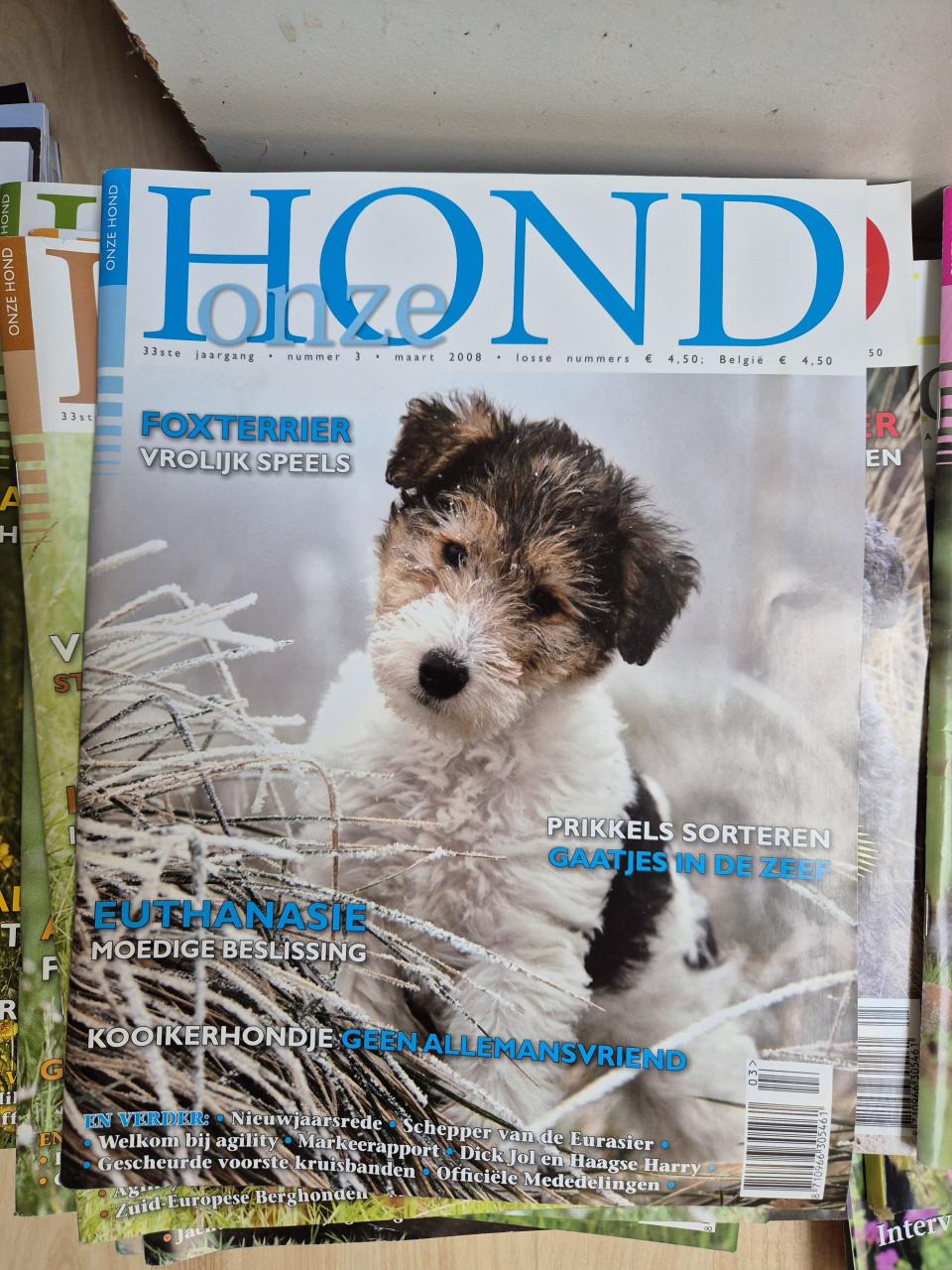 Diverse jaargangen van het mooie glossy maandblad de onze hond