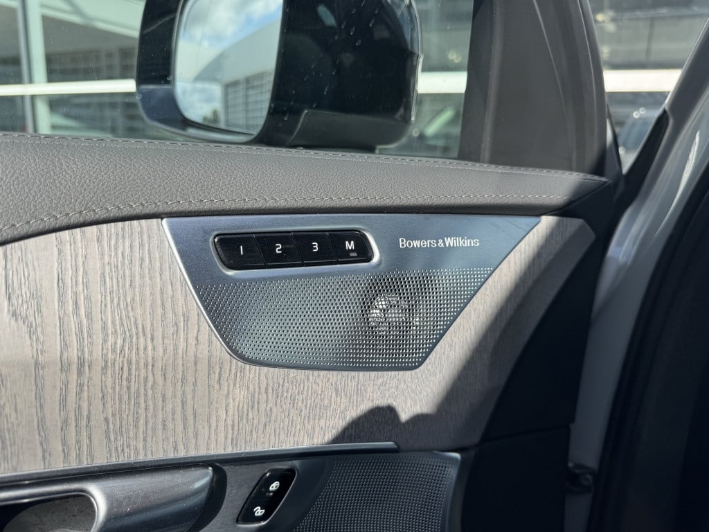 Volvo XC90 t8 455pk recharge ultra dark| full options!! b&w | luchtvering