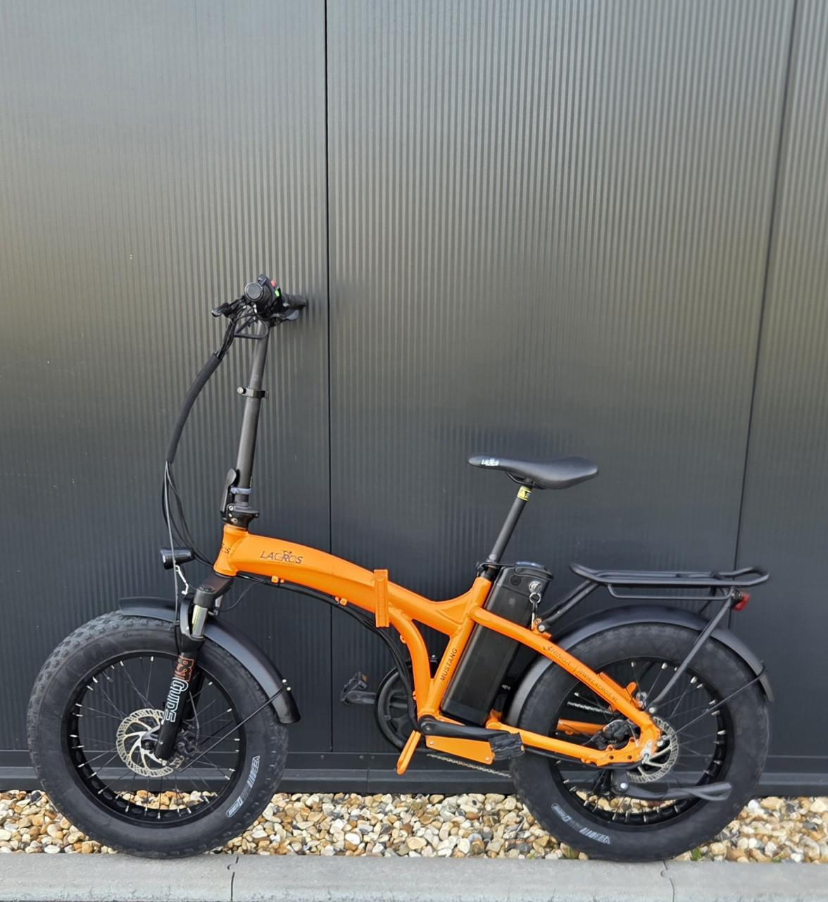 Zeer nette Lacros Mustang Orange inclusief 2x 561.6Wh accu.