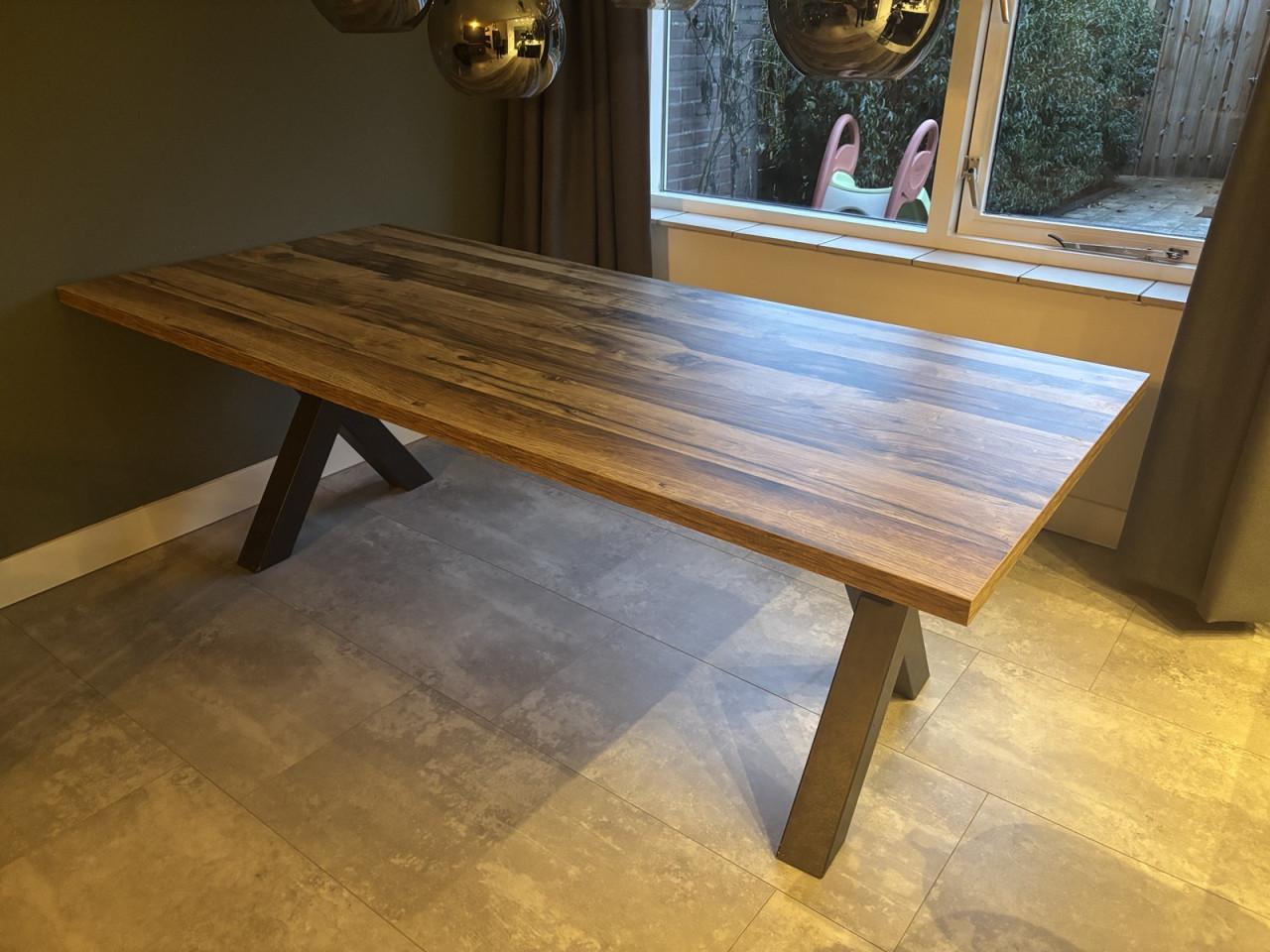 Gratis - Eetkamertafel