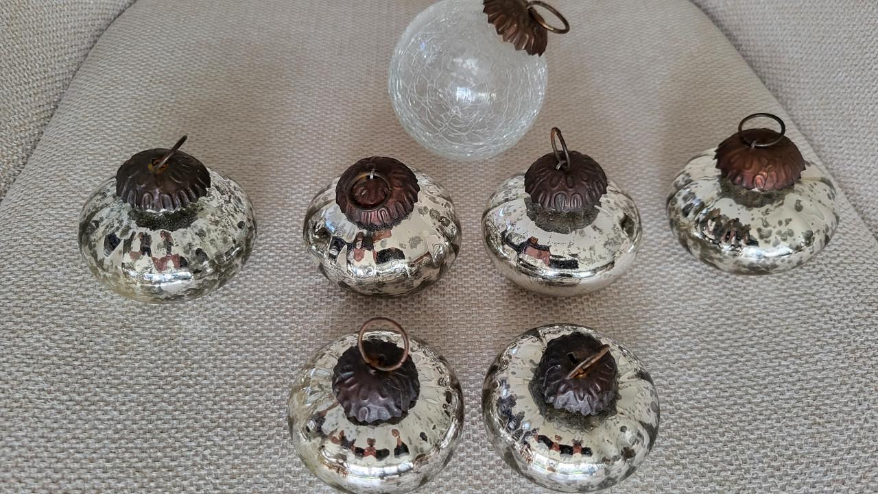 Set v 7 vintage kerstballen kwik glas + craquelé