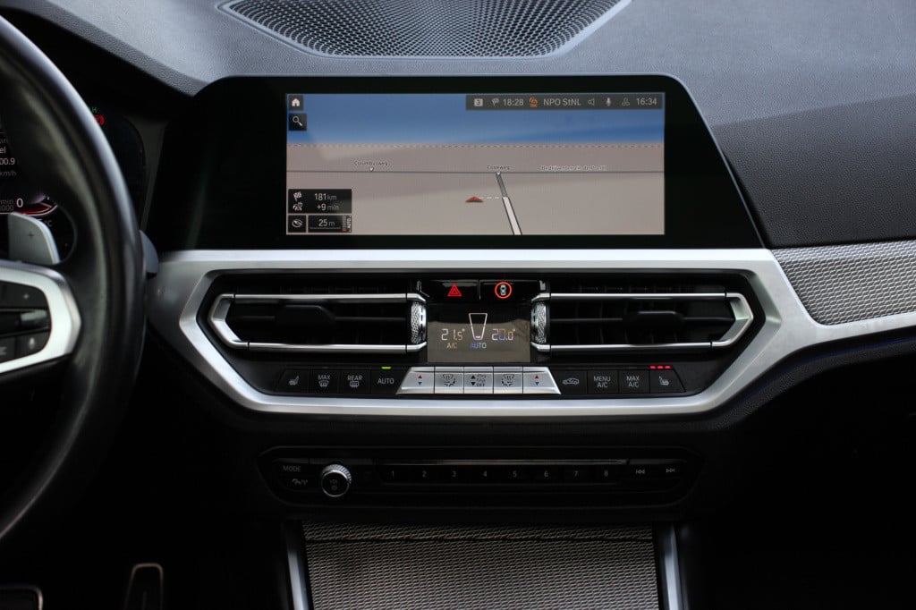 BMW 3-serie touring 330i high executive edition | m-sport | pano. | leder |
