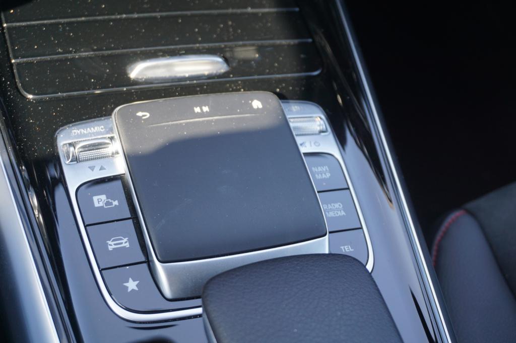 Mercedes-Benz B-Klasse 180 business solution amg l trekhaak l mbux l stoelv