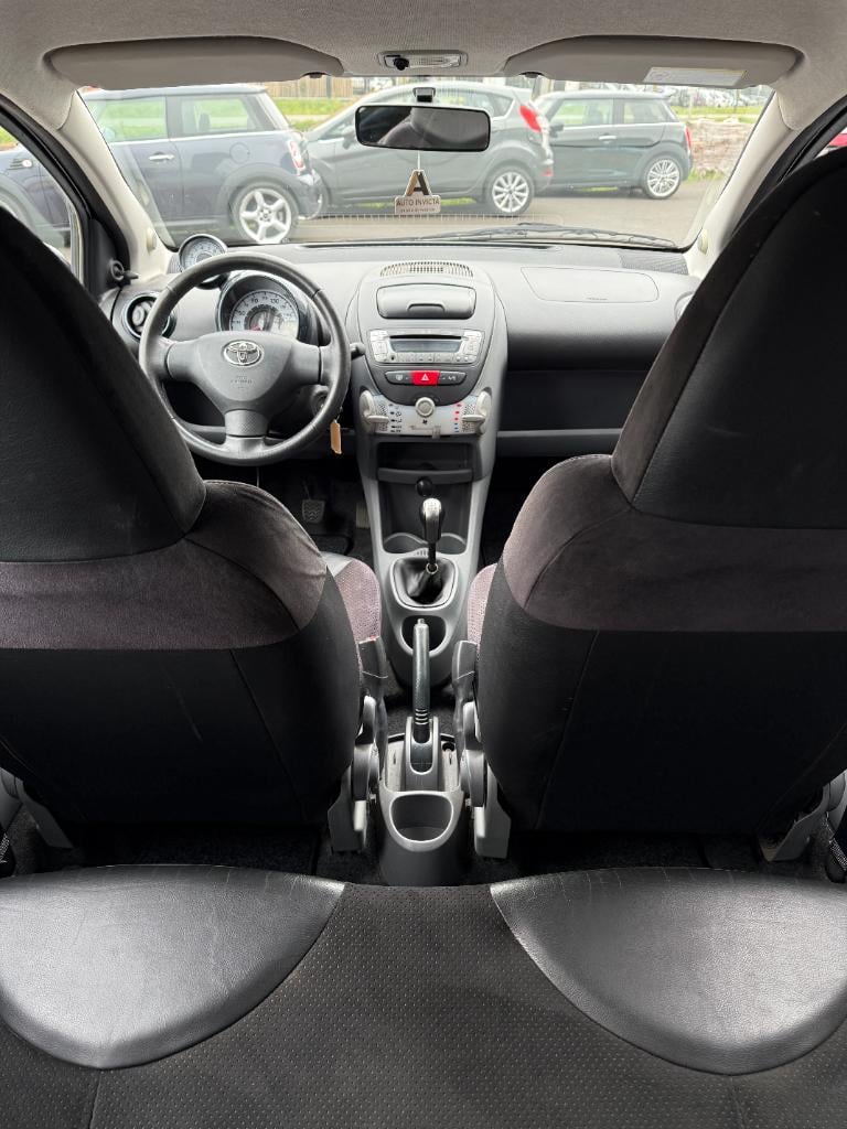 Toyota Aygo 1.0-12v aspiration green navigator