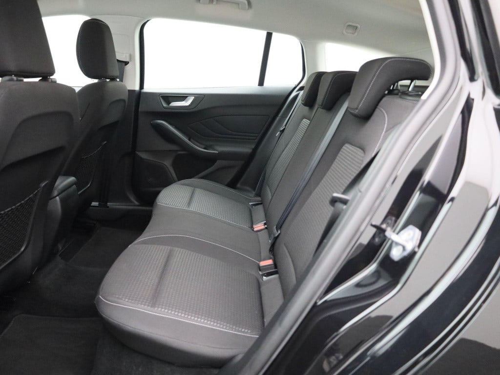 Ford Focus wagon 1.0 ecoboost hybrid trend edition business | cruise contro