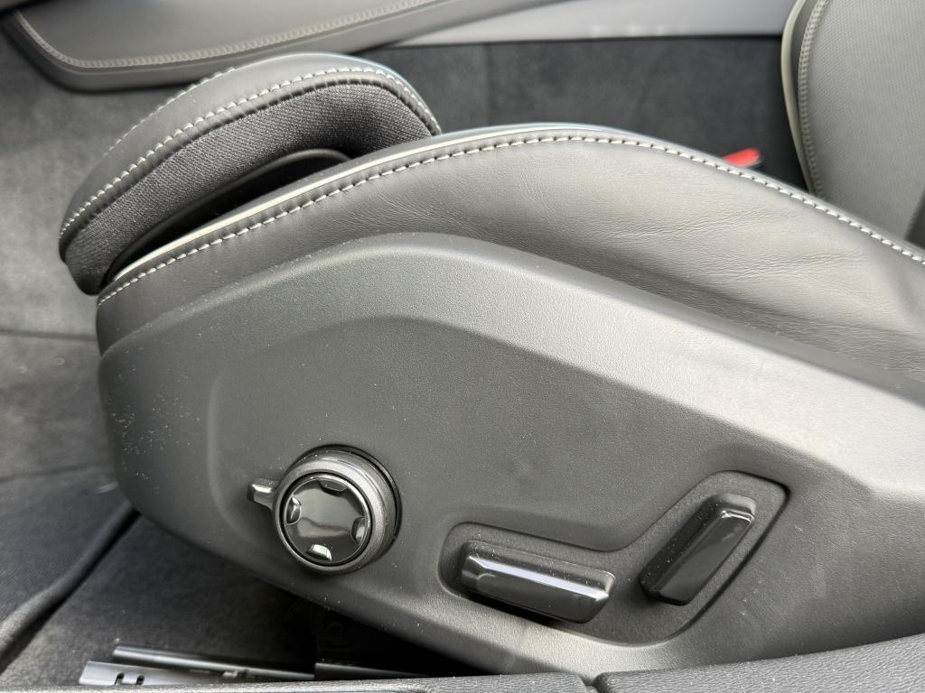 Volvo V60 t6 398pk recharge ultra dark| pano| 360camera| adap.cruise| awd