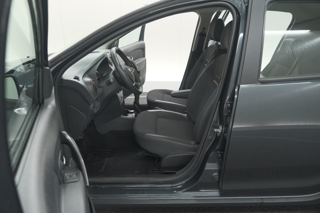 Dacia Sandero Stepway tce 90 sl | camera | navigatie | parkeersensoren | cr
