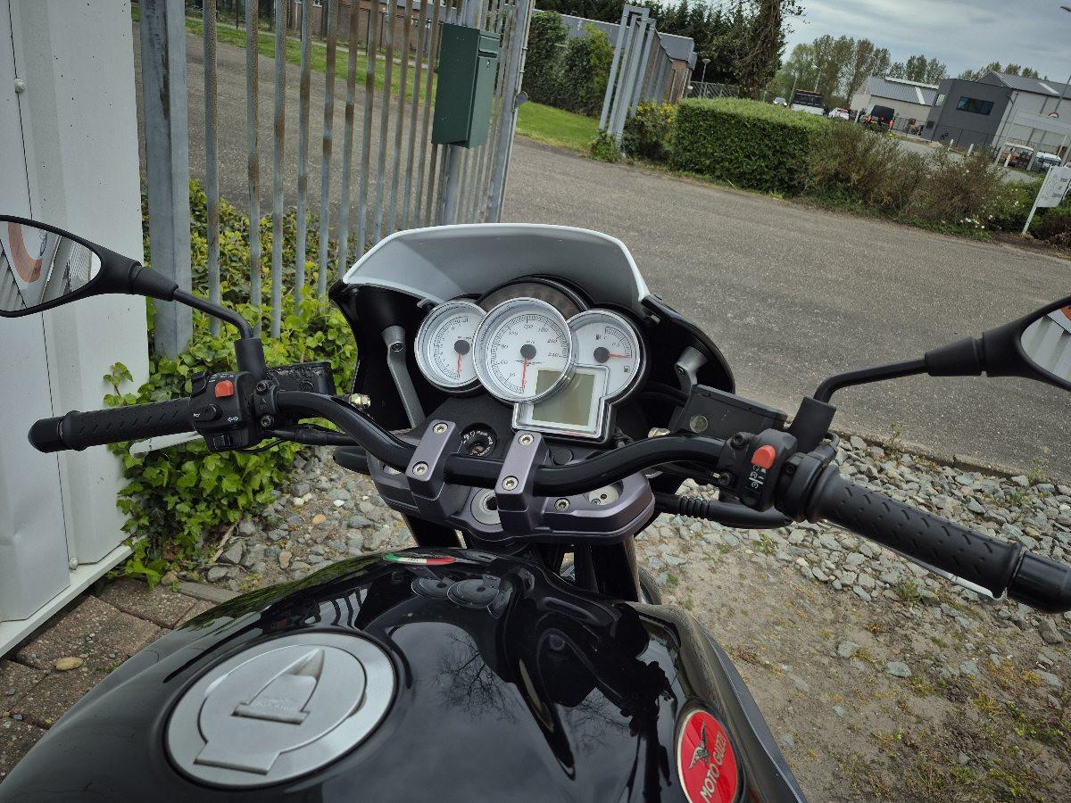 Moto Guzzi 1200 Sport uit 2008