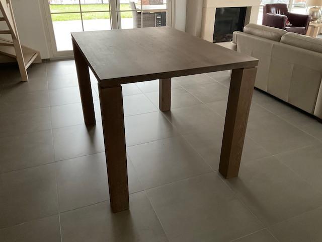 Bar(eet)tafel incl.4 stuks bijbehorende barkrukken