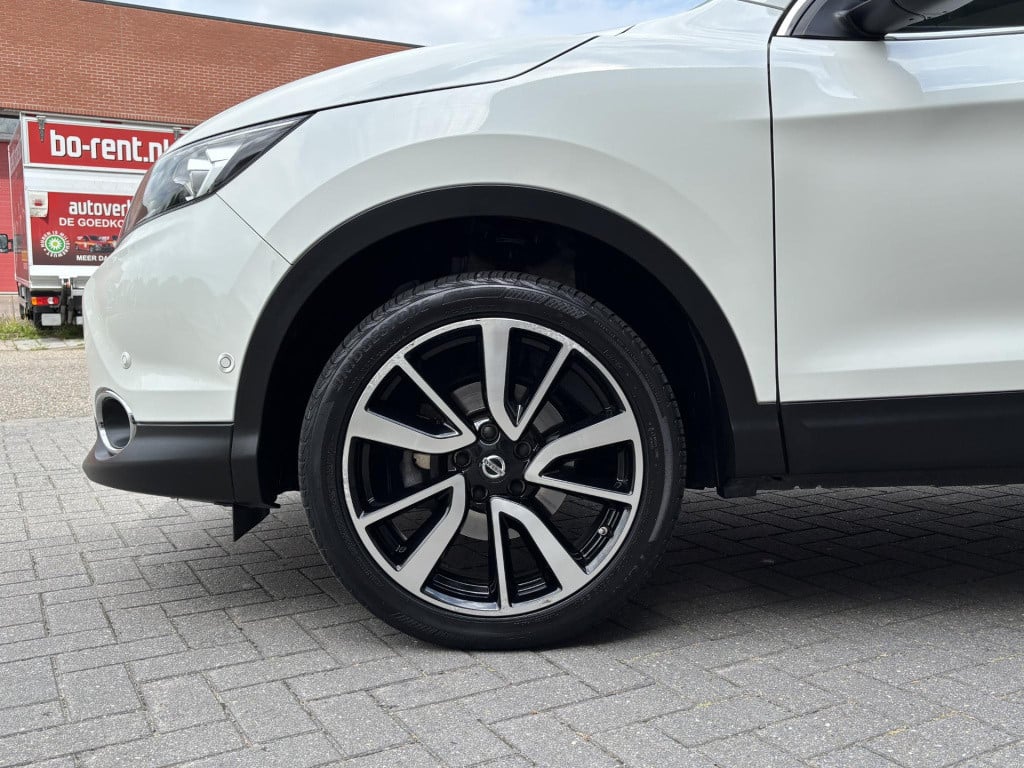 Nissan Qashqai 1.6 tekna | panoramadak | leder | stoelverwarming | navigati