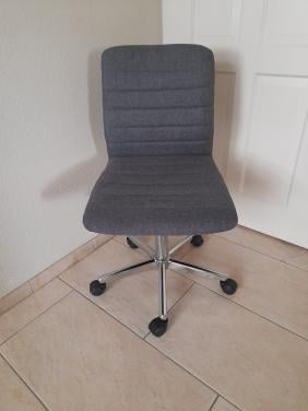 Mooie bureaustoel (in goede nette staat )  Meerdere op voorraad!