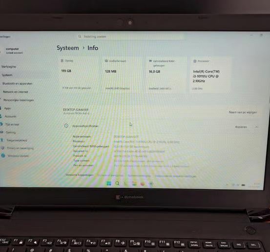 2 laptops: HP 440 g7 en Toshiba Dynabook