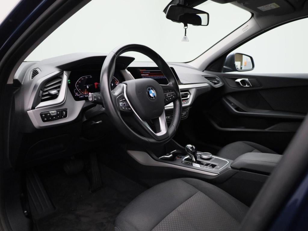 BMW 1 Serie 116i business edition | digitaal dashboard | keyless | stoelver