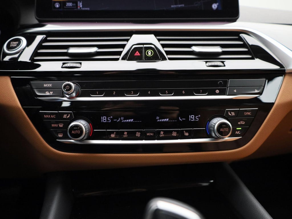 BMW 5 Serie touring 530e executive | automaat | leder | navigatie | stoel v