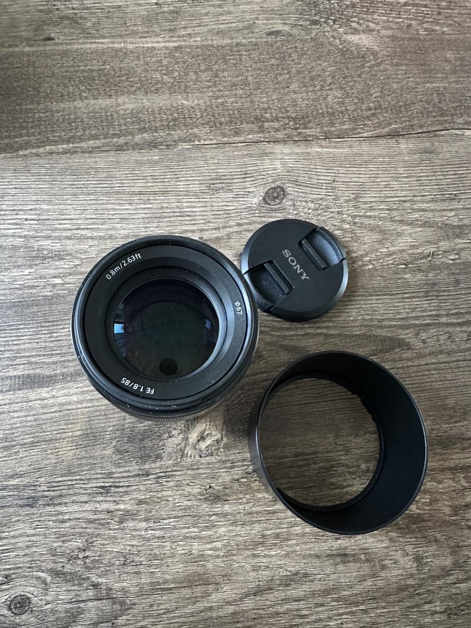 Sony 85 mm 1.8 lens