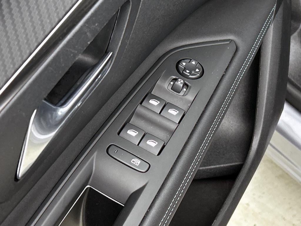 Peugeot 3008 plug-in hybrid 180 pk allure | rijklaar | adaptive cc |