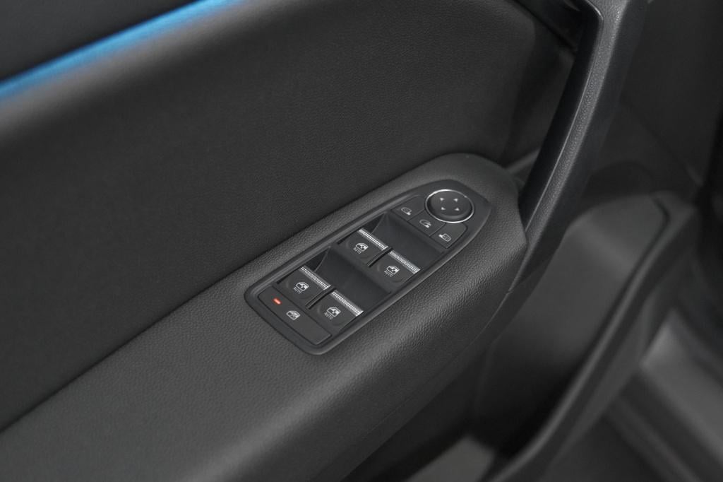 Renault Captur 1.6 e-tech plug-in hybrid 160 techno | dodehoekdetectie | ad