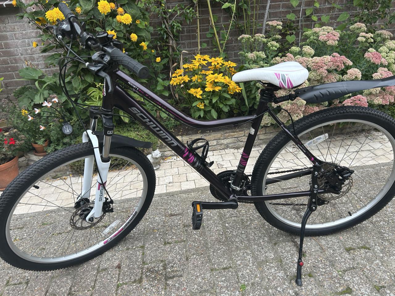 Mountainbike  Schwinn (dames) 26 inch, 21 speed, schijfremmen: zeer mooi.